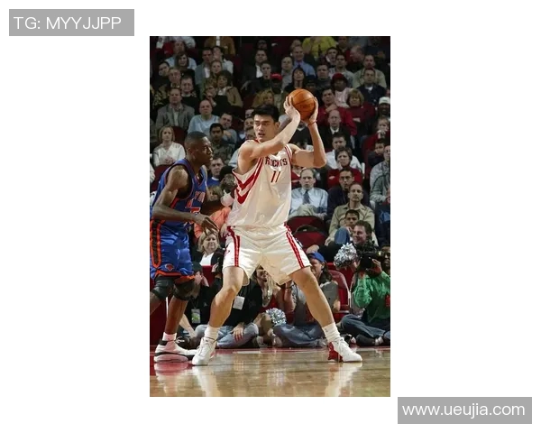 姚明高清照展现巨人风采与篮球魅力的完美结合 姚明高清照展现巨人风采与篮球魅力的完美结合